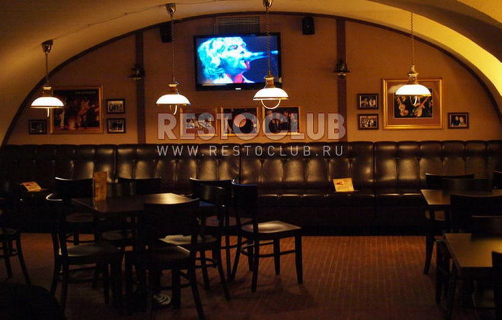 Рок бары питера. Rock pub, Санкт-Петербург, Невский проспект. Рок паб на Невском 38. Бар Rock pub в СПБ. Рок паб СПБ Невский.